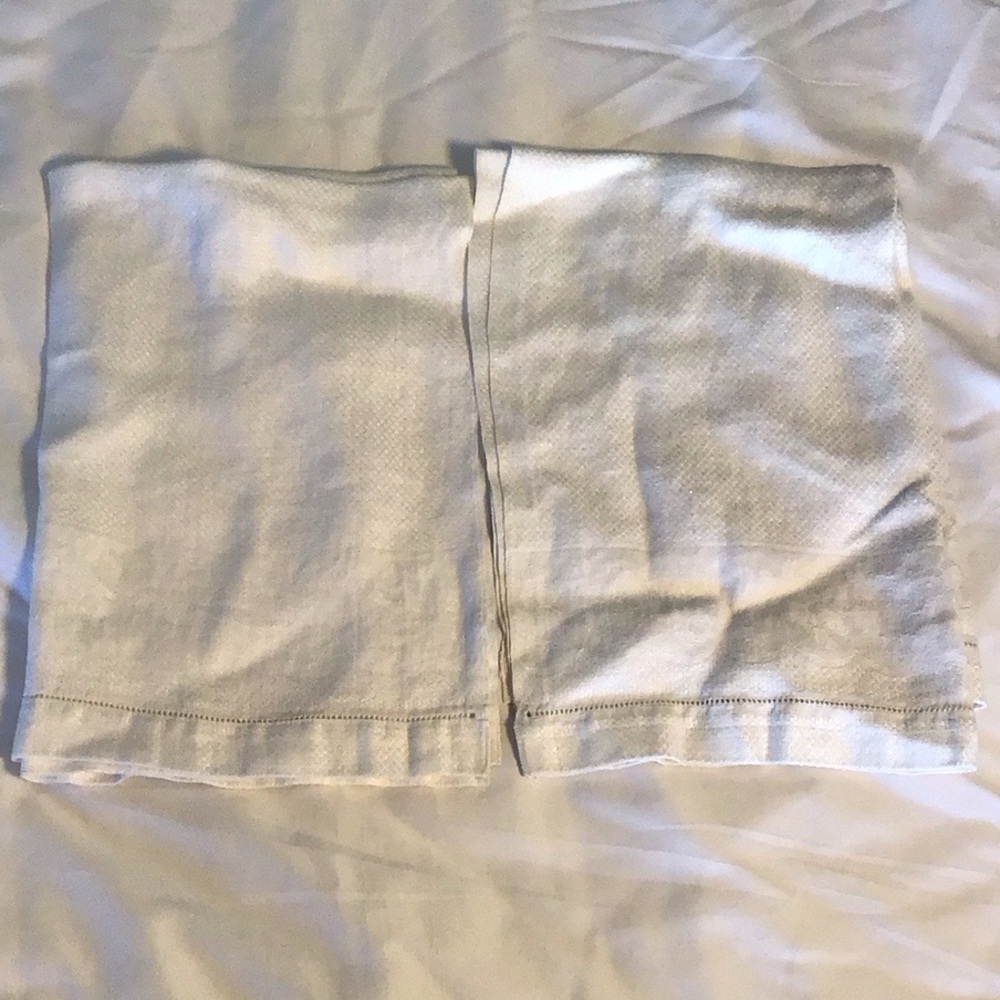 Elegant Vintage White Hand Towels
